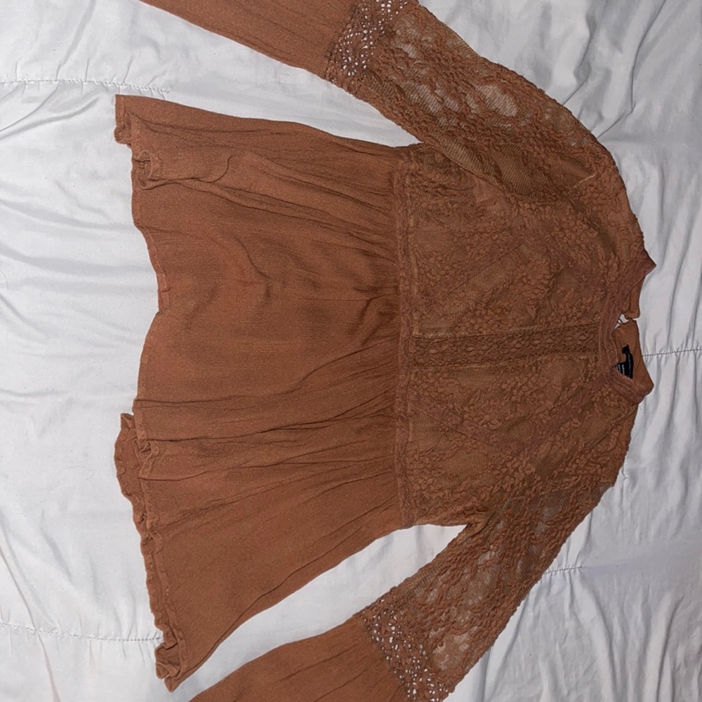 Super cute brown blouse  flattering loose long sleeves with detail embroidery